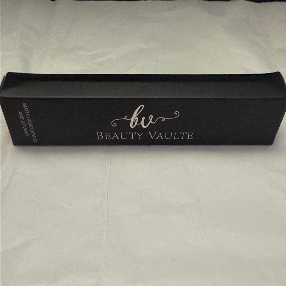Beauty Vaulte Black Lipstick  NWOT Silky Sofia